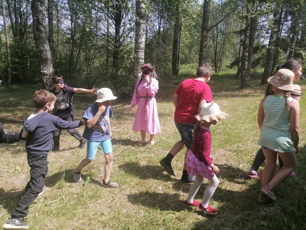 Фольклорная завалинка «Ах, Троица, ах, Троица - зеленая пора!» | 13.06.2023  | Ельня - БезФормата